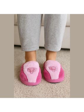NFL Bears slippers, size￼ 5/6